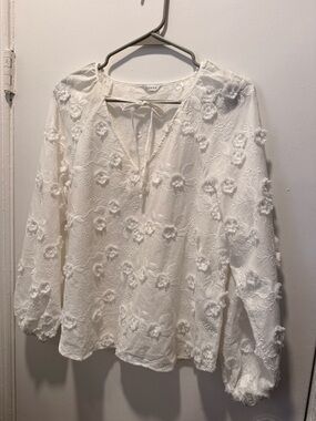 GUESS White Embroidered Peasant Blouse